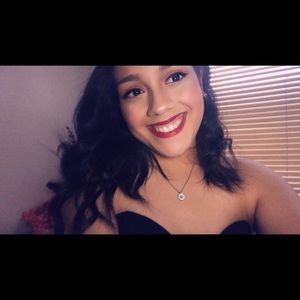 Meet your Posher, Pamela